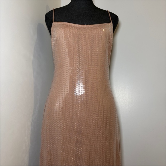 Reformation x Camille Rowe Bevelyn Dress Scoop Neck Midi Sequin Slip Size 6 Nude - Picture 6 of 14